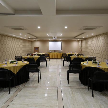 Grand Kailash Hotel Aurangābād Extérieur photo