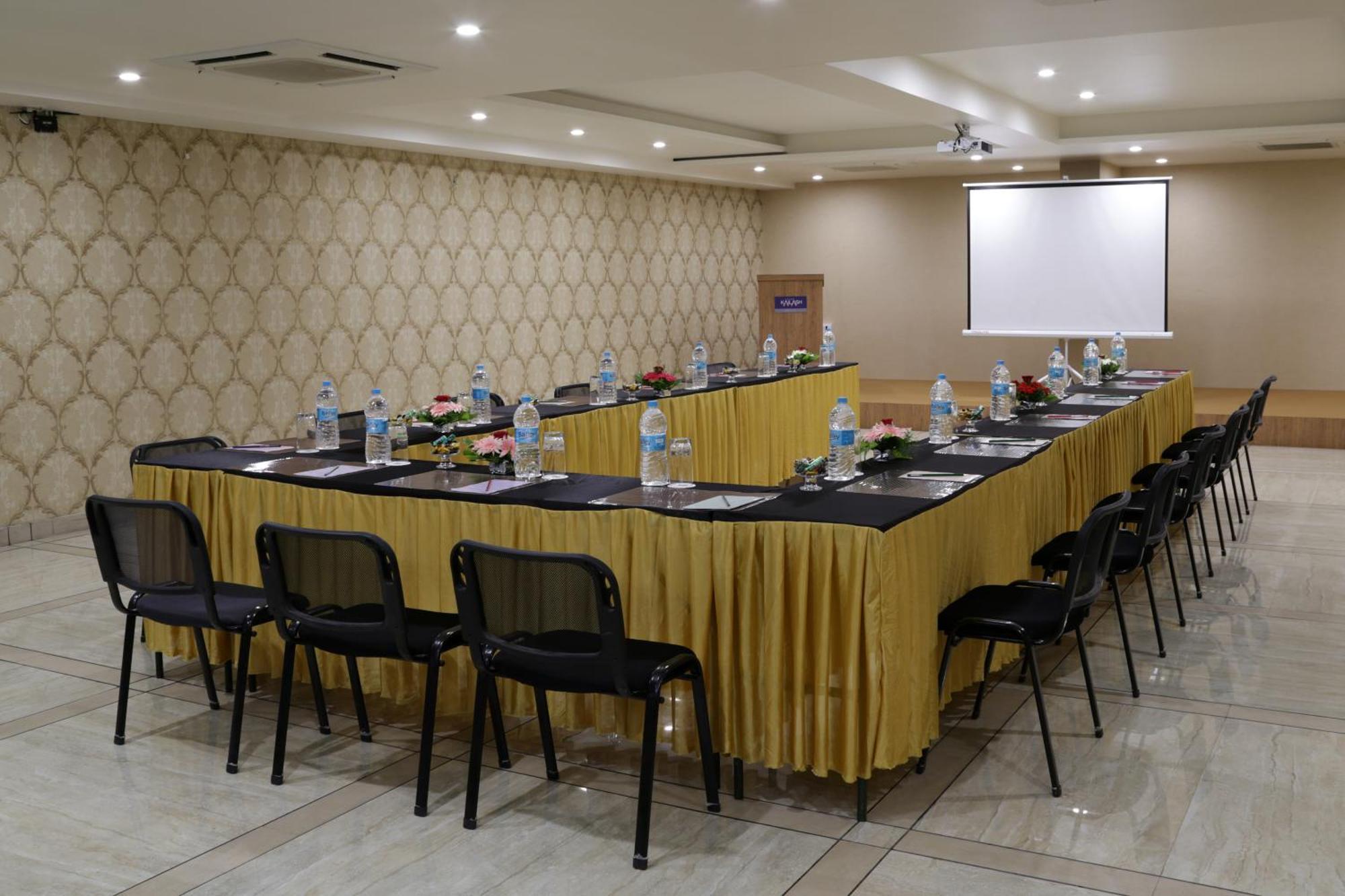 Grand Kailash Hotel Aurangābād Extérieur photo