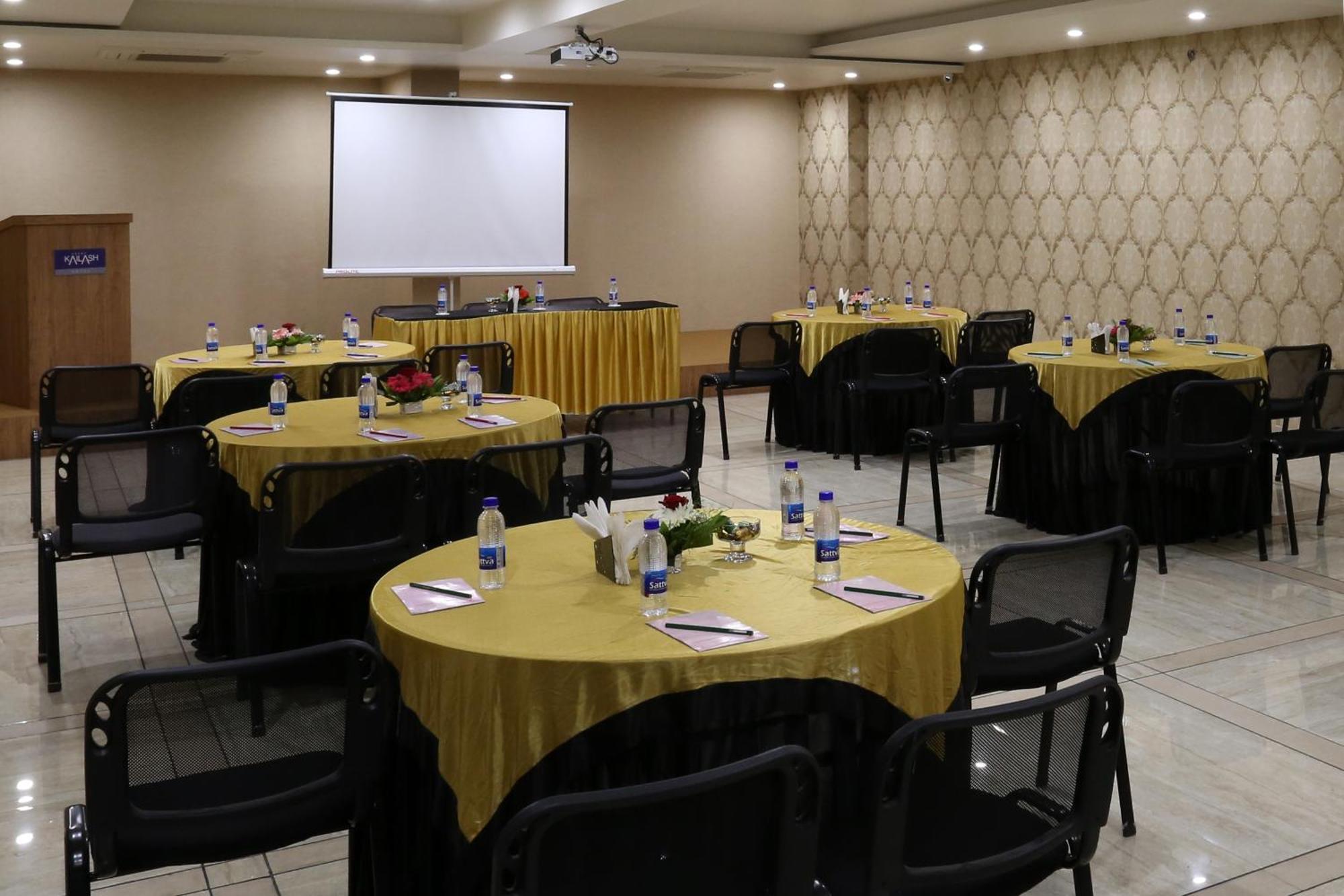 Grand Kailash Hotel Aurangābād Extérieur photo