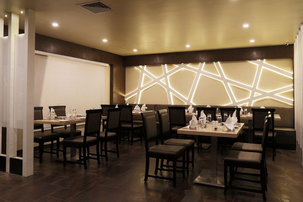 Grand Kailash Hotel Aurangābād Extérieur photo