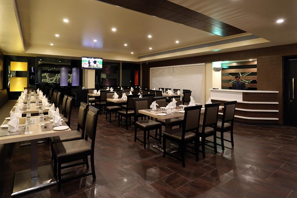 Grand Kailash Hotel Aurangābād Extérieur photo