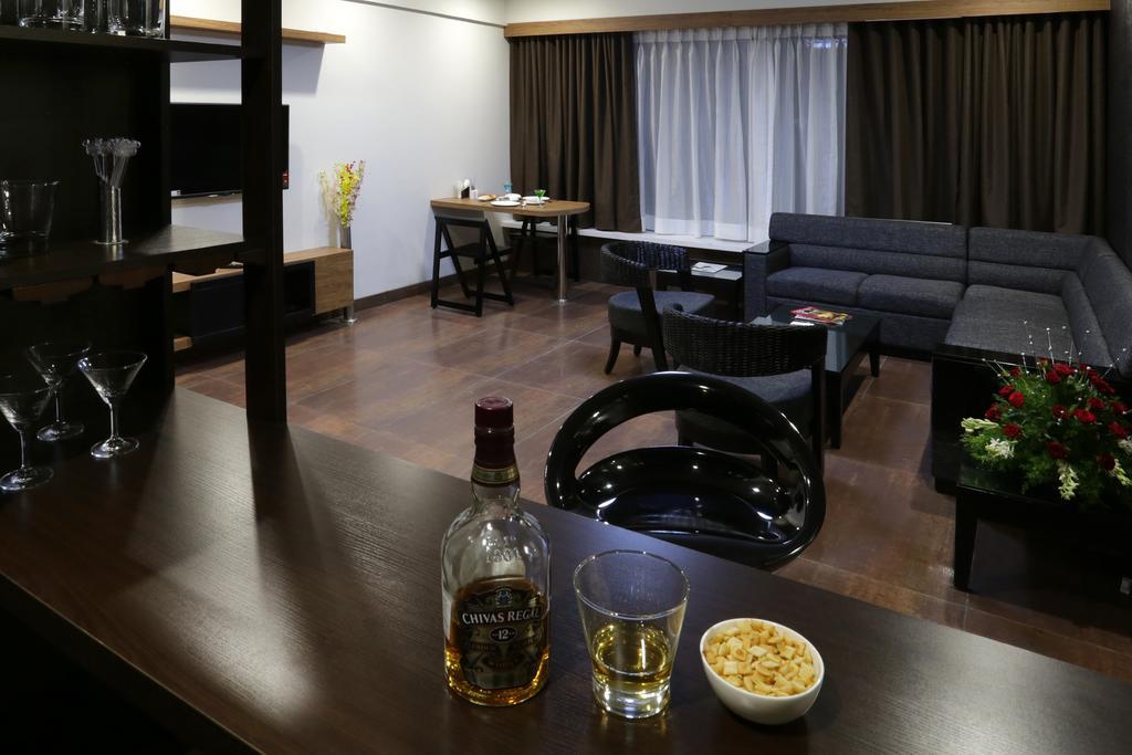 Grand Kailash Hotel Aurangābād Extérieur photo