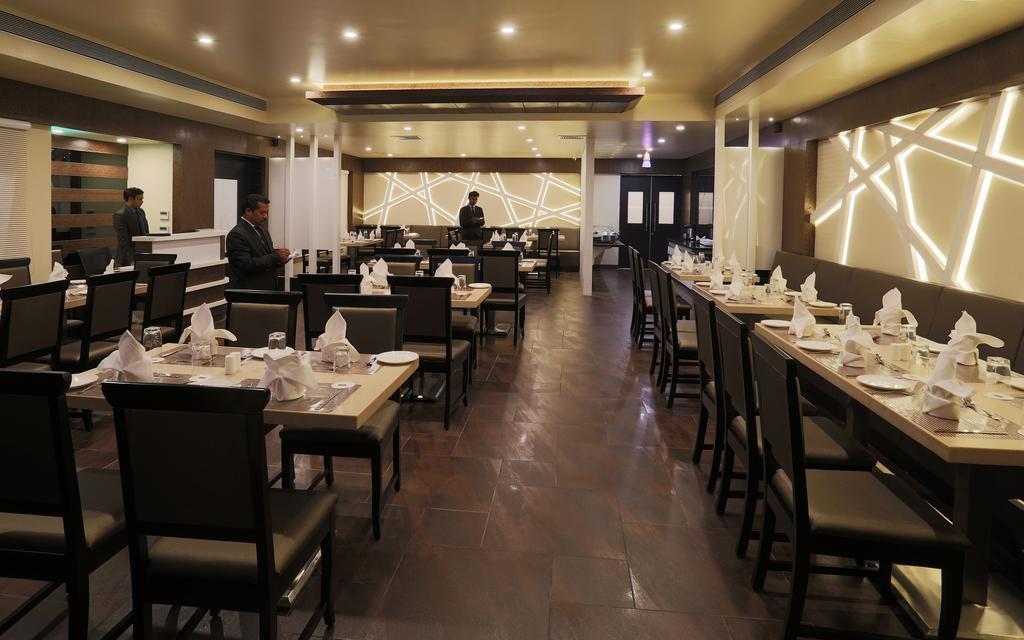Grand Kailash Hotel Aurangābād Extérieur photo