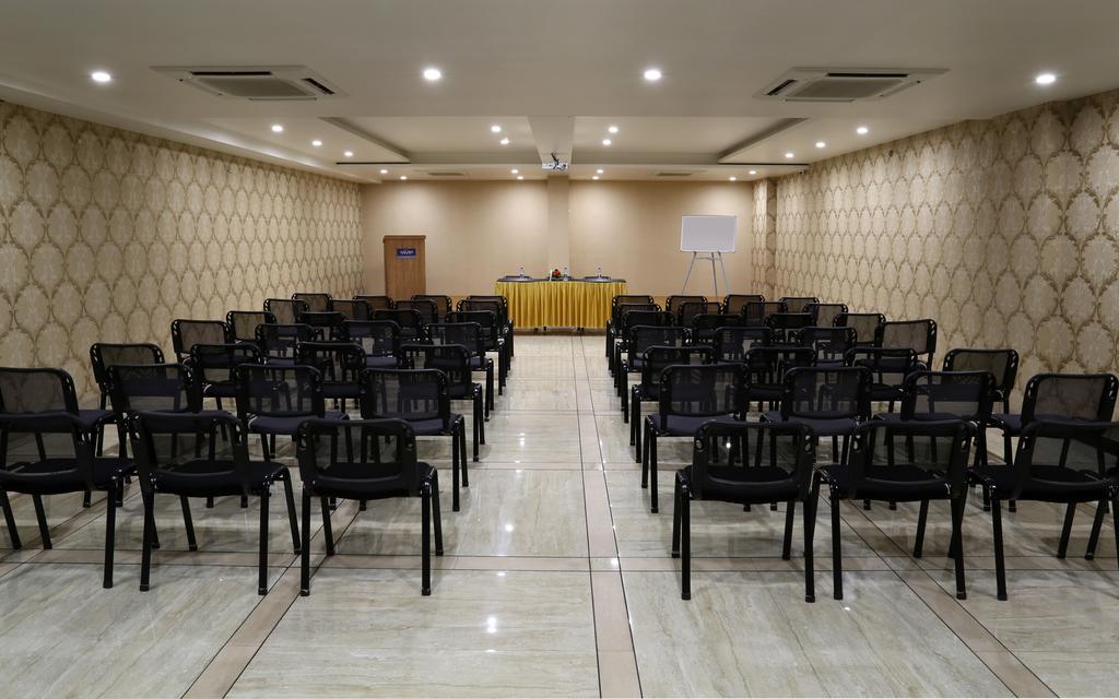 Grand Kailash Hotel Aurangābād Extérieur photo